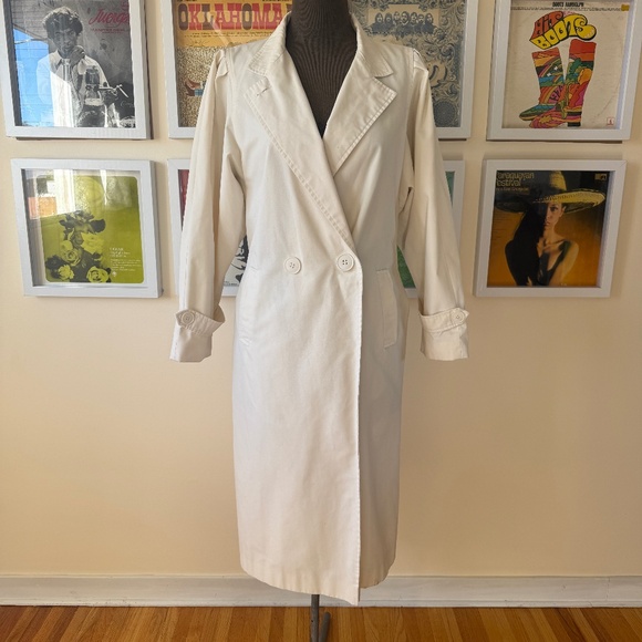 Fall Must Have Vintage 80s ivory trench coat - Picture 1 of 12